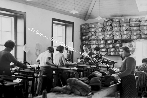 WOMEN WORKING INSIDE KNITTING FACTORY